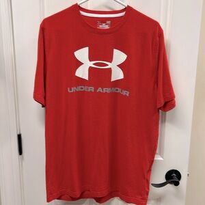 Under Armour Loose Fit Red Short Sleeve T-Shirt